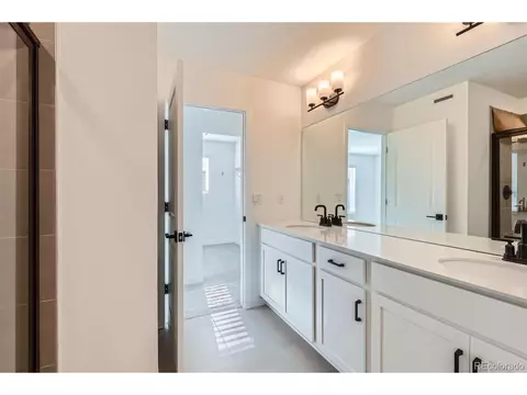 376 Geneva St, Aurora, CO 80010 photo 19