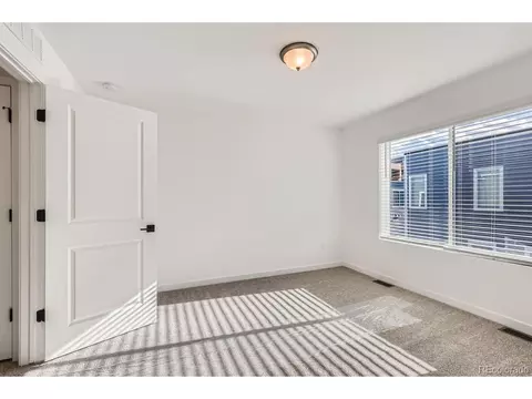 376 Geneva St, Aurora, CO 80010 photo 14
