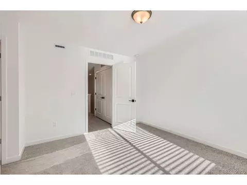 376 Geneva St, Aurora, CO 80010 photo 15