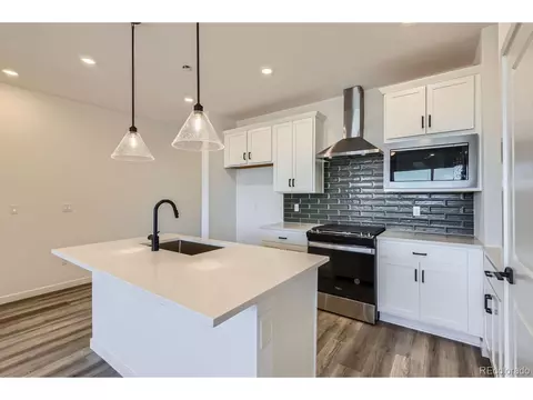 376 Geneva St, Aurora, CO 80010 photo 10