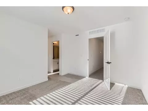 376 Geneva St, Aurora, CO 80010 photo 16