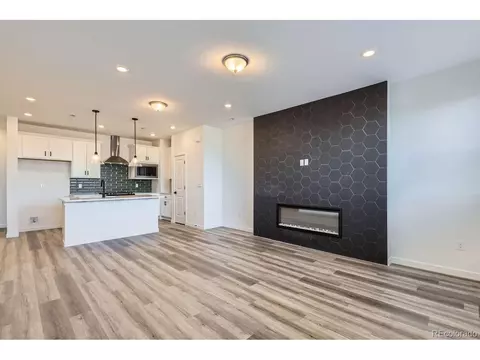 376 Geneva St, Aurora, CO 80010 photo 6