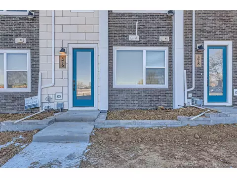 376 Geneva St, Aurora, CO 80010 photo 3