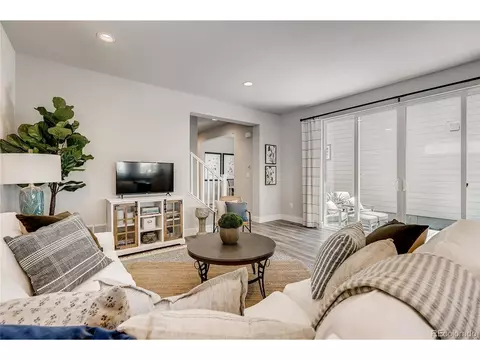 21364 E 59th Dr, Aurora, CO 80019 photo 2