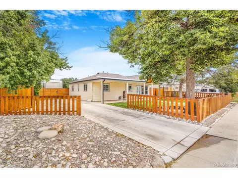 884 Vaughn St, Aurora, CO 80011