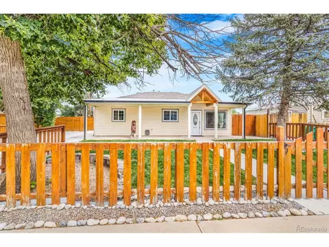 884 Vaughn St, Aurora, CO 80011