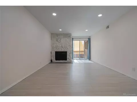 865 S Quebec St #202B, Denver, CO 80247