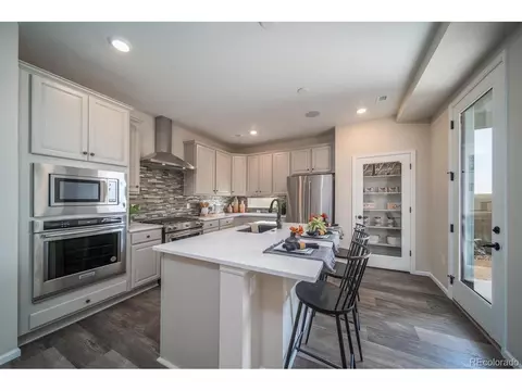 21815 E 51st Dr, Aurora, CO 80019 photo 3