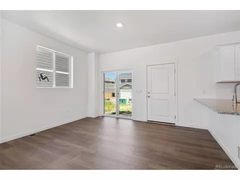28631 E 8th Ave, Watkins, CO 80137 photo 5