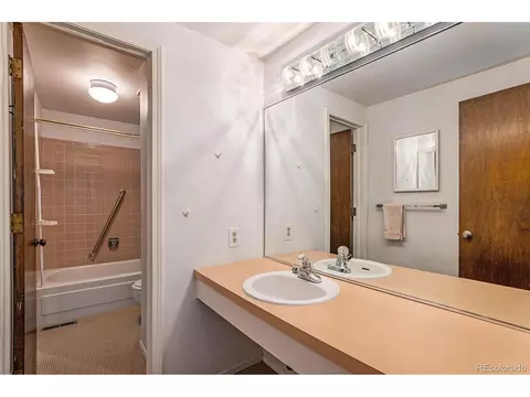 8621 E Yale Ave #E, Denver, CO 80231 photo 9