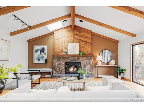 7045 S Penrose Ct, Centennial, CO 80122