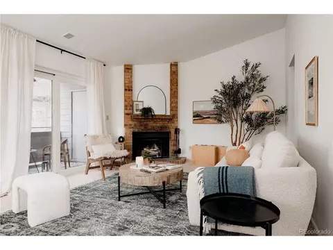 8045 W Eastman Pl #206, Lakewood, CO 80227
