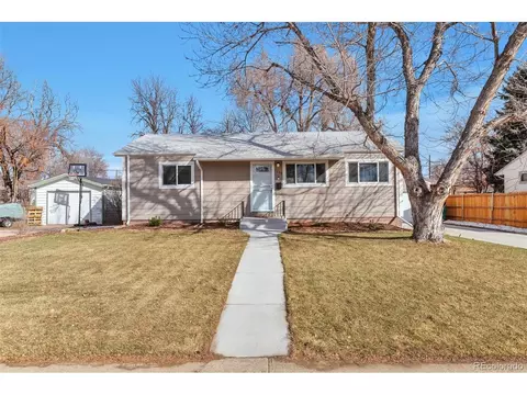 5886 S Lakeview St, Littleton, CO 80120