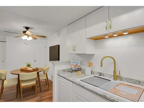1840 S Pitkin Cir #B, Aurora, CO 80017