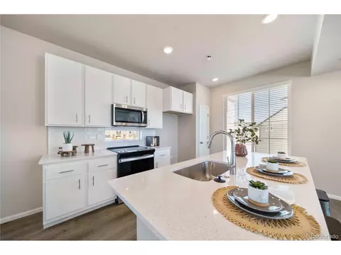 22072 E 38th Pl, Aurora, CO 80019 photo 8