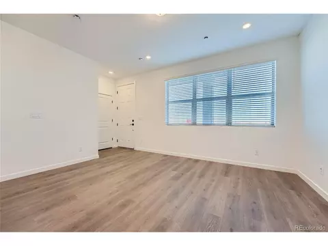 27452 E 1st Ave, Aurora, CO 80018 photo 7