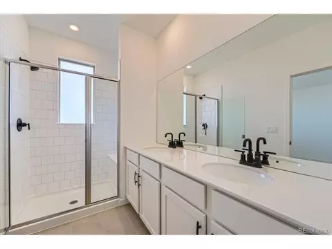27452 E 1st Ave, Aurora, CO 80018 photo 3