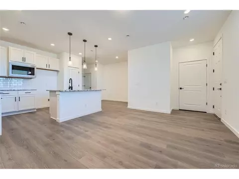 27452 E 1st Ave, Aurora, CO 80018 photo 4