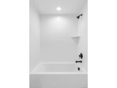 Bath - 330 Elm St, Denver, CO 80220 photo 10 of 13