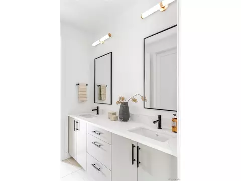 Bath - 330 Elm St, Denver, CO 80220 photo 11 of 13