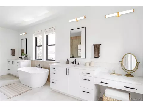 Bath - 330 Elm St, Denver, CO 80220 photo 4 of 13
