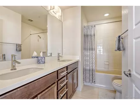 Bath - 10890 Touchstone Loop, Parker, CO 80134 photo 4 of 5