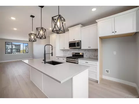 2048 S Holly St #4, Denver, CO 80222