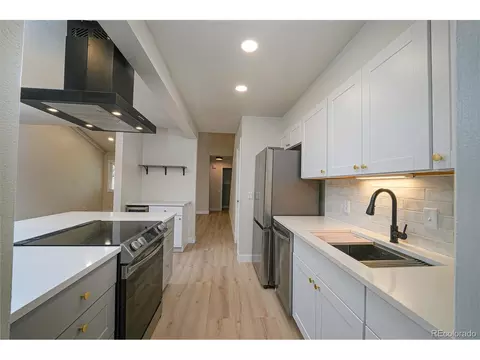 1057 W Powers Ave, Littleton, CO 80120