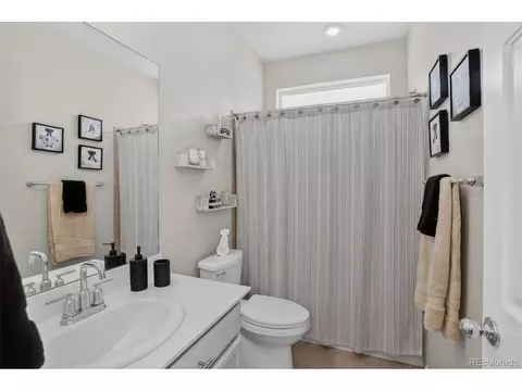 Bath - 23952 E Minnow Cir, Aurora, CO 80016 photo 1 of 3