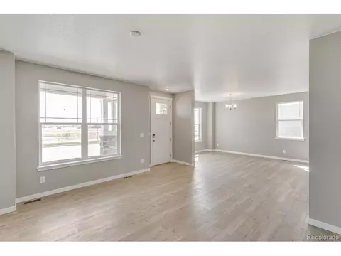 21822 E 8th Ave, Aurora, CO 80018 photo 2