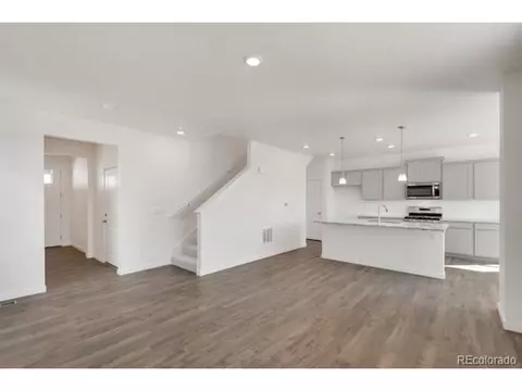 27482 E Cedar Ave, Aurora, CO 80018 photo 4