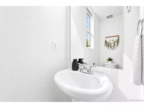 17879 E 44th Ave, Denver, CO 80249 photo 2
