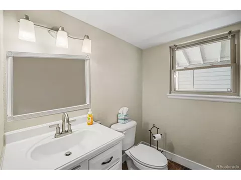 Bath - 15932 E Lehigh Cir, Aurora, CO 80013 photo 3 of 4