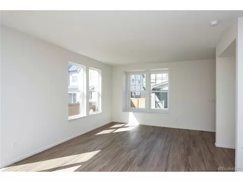 28416 E 6th Pl, Aurora, CO 80018 photo 4