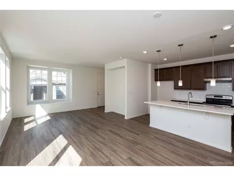 28416 E 6th Pl, Aurora, CO 80018 photo 5