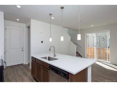 28416 E 6th Pl, Aurora, CO 80018 photo 9