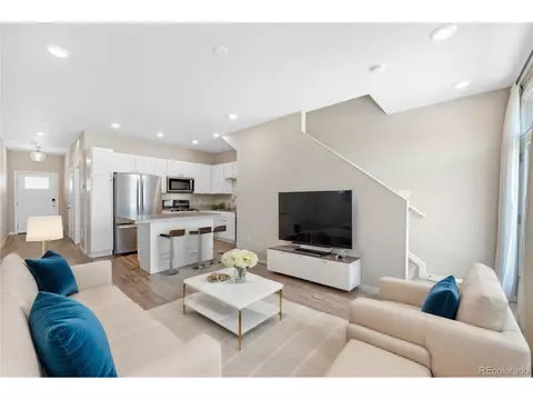 1073 Oak Cir, Denver, CO 80215