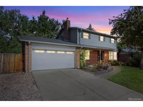 821 S Newcombe Way, Lakewood, CO 80226