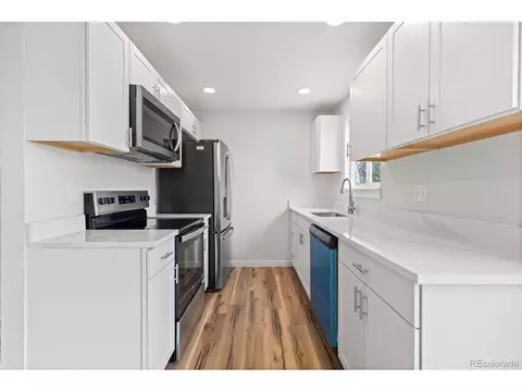 Kitchen - 17485 E Chenango Dr, Aurora, CO 80015 photo 2 of 5
