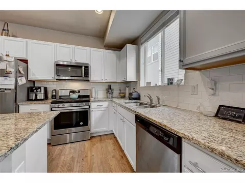 16043 E Warner Pl, Denver, CO 80239 photo 8