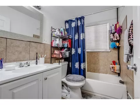 5221 E Thrill Pl, Denver, CO 80207 photo 7