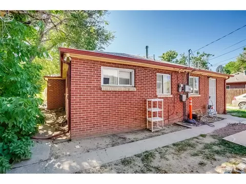 5221 E Thrill Pl, Denver, CO 80207 photo 4