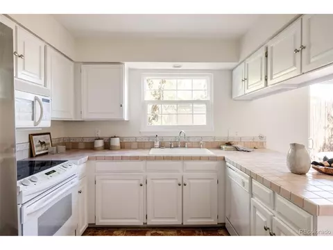9012 E Amherst Dr #D, Denver, CO 80231 photo 10