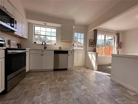 9112 E Amherst Dr #E, Denver, CO 80231 photo 2