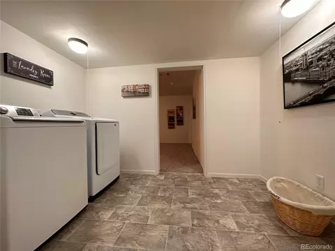 9112 E Amherst Dr #E, Denver, CO 80231 photo 25