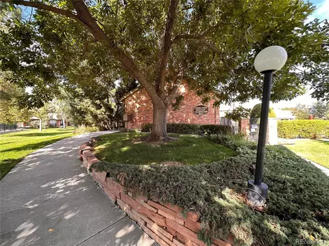 9112 E Amherst Dr #E, Denver, CO 80231 photo 33