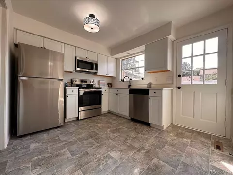 9112 E Amherst Dr #E, Denver, CO 80231