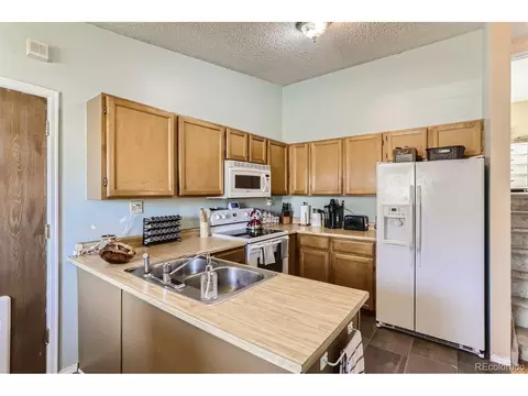 195 Mckinley Dr, Bennett, CO 80102 photo 4