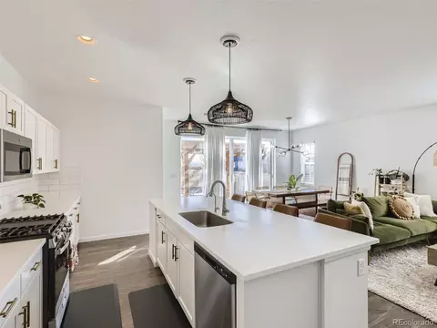 27872 E 7th Ave, Aurora, CO 80018 photo 13