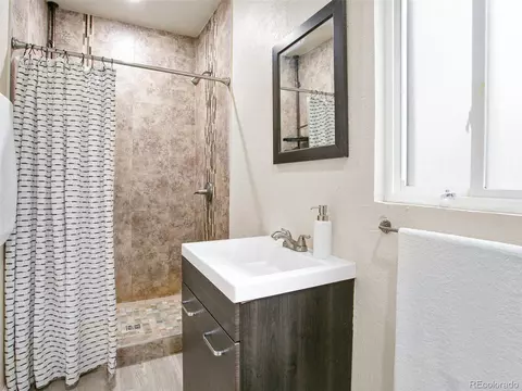 75 Stuart St, Denver, CO 80219 photo 9